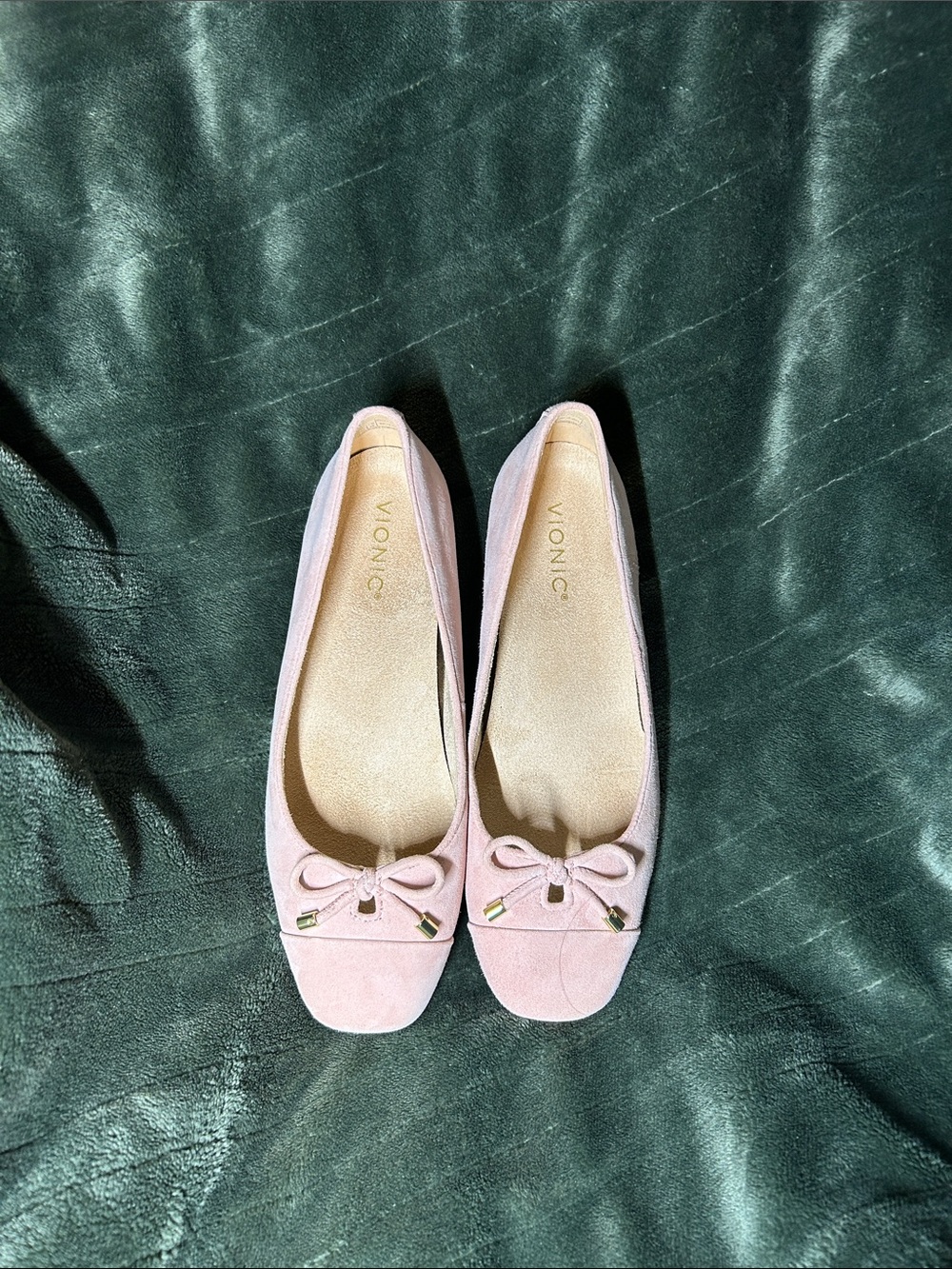 NWOT Vionic Pink Suede Bow Ballet Flats